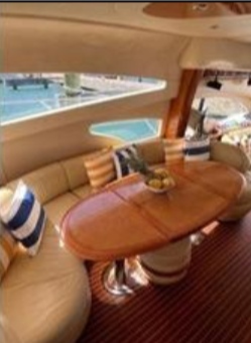 65' 2005 Azimut Fly 62