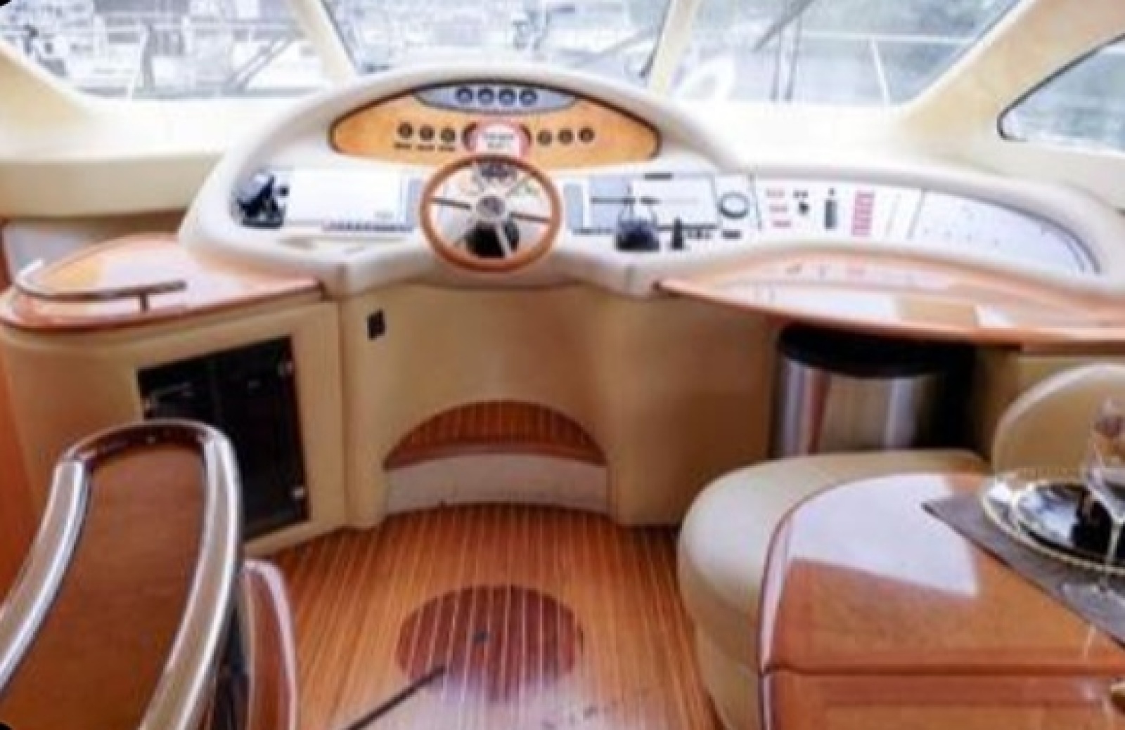 65' 2005 Azimut Fly 62