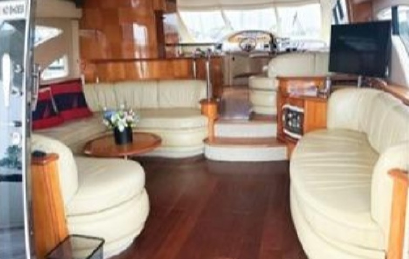 65' 2005 Azimut Fly 62