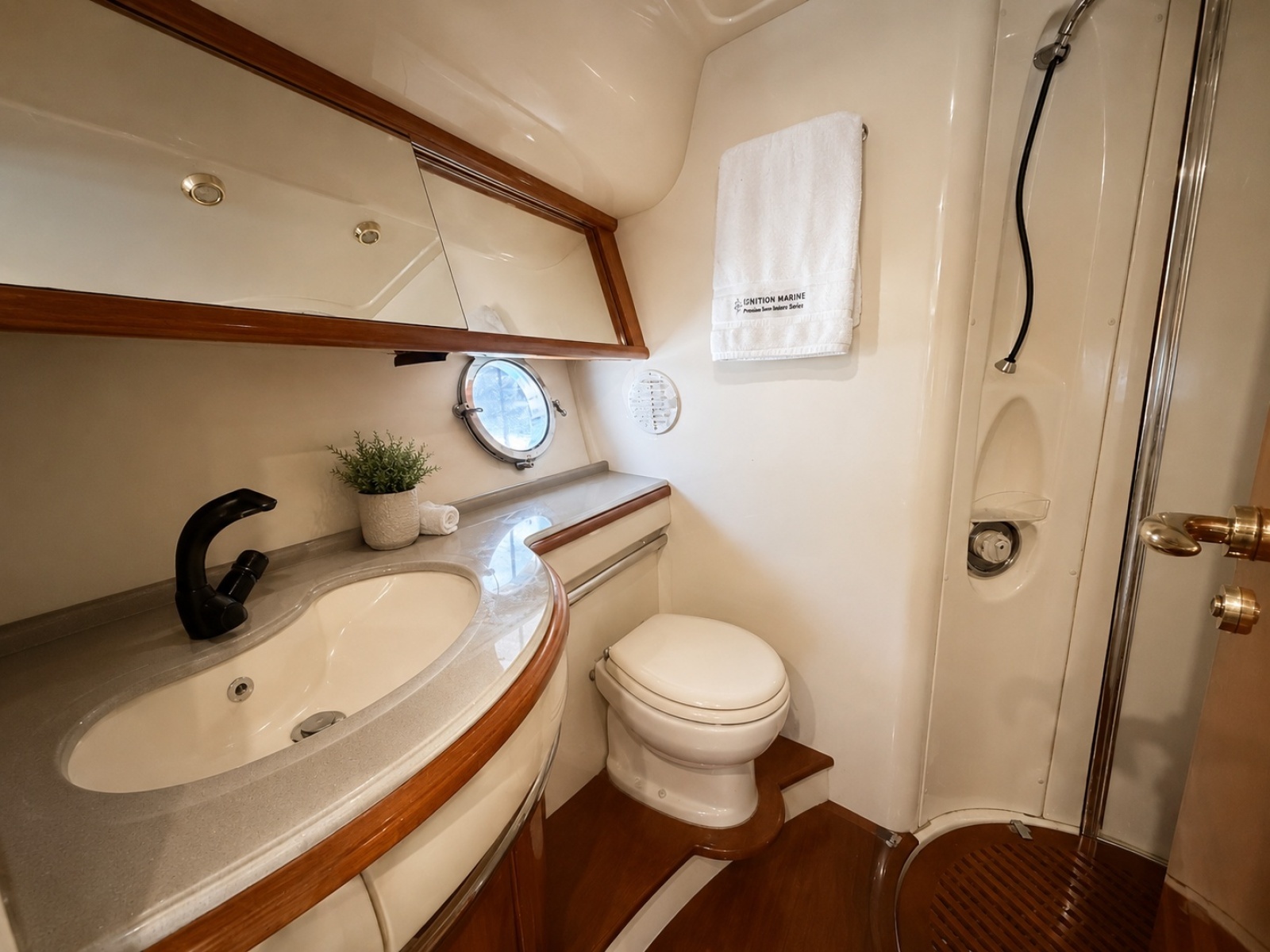 ALADDIN 65ft Azimut Yacht For Sale