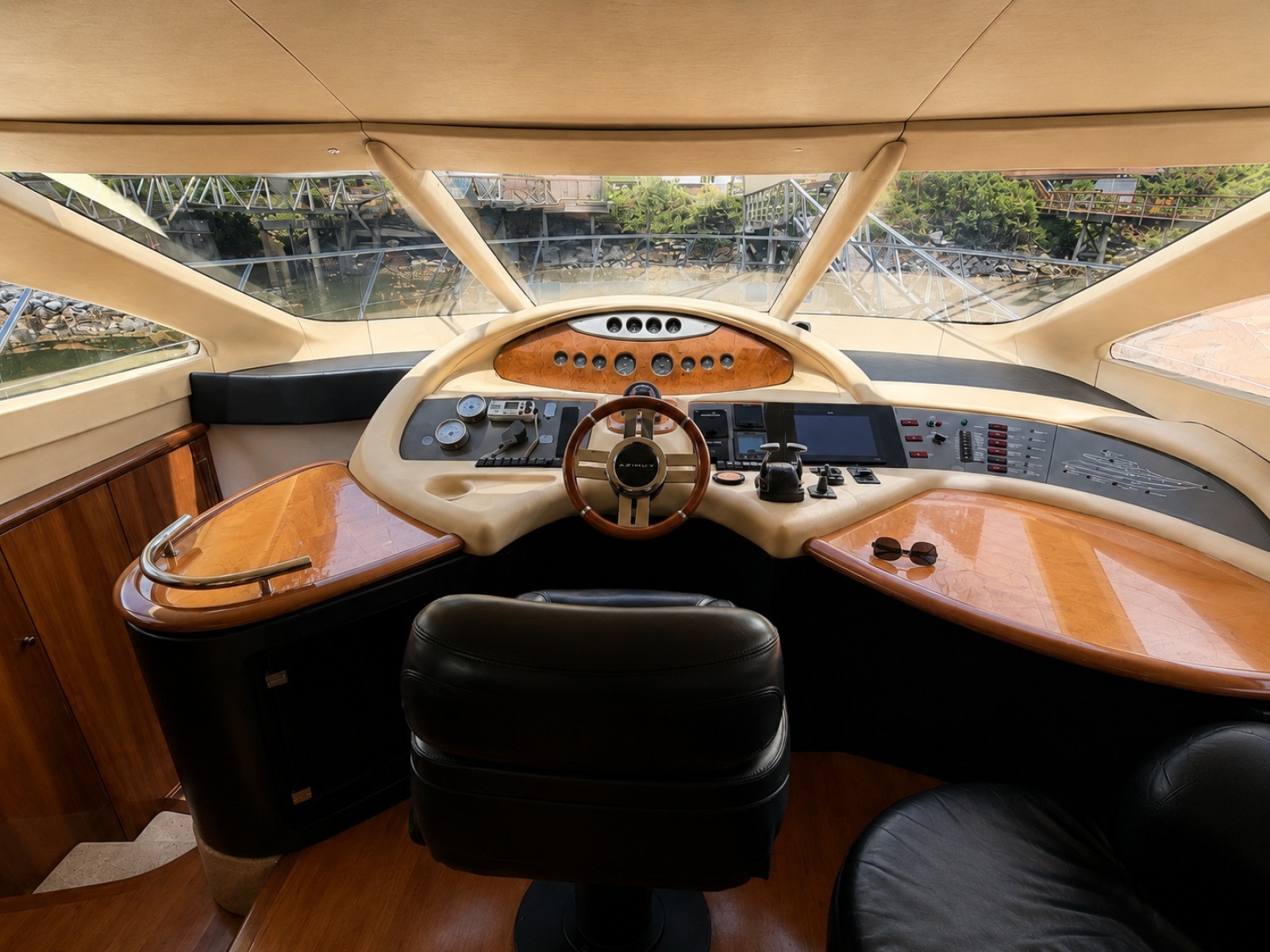 ALADDIN 65ft Azimut Yacht For Sale