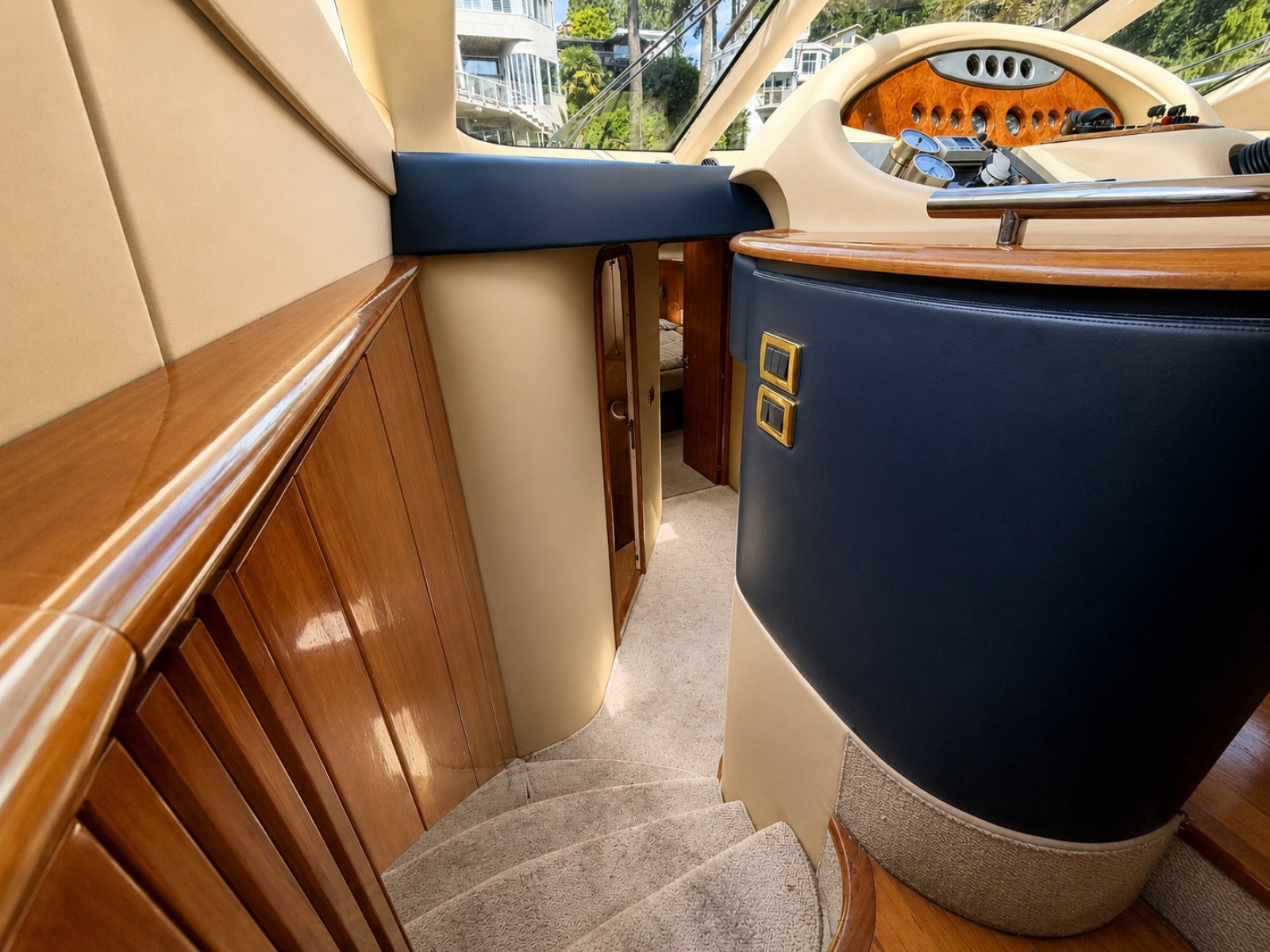 2005 Azimut Fly 62