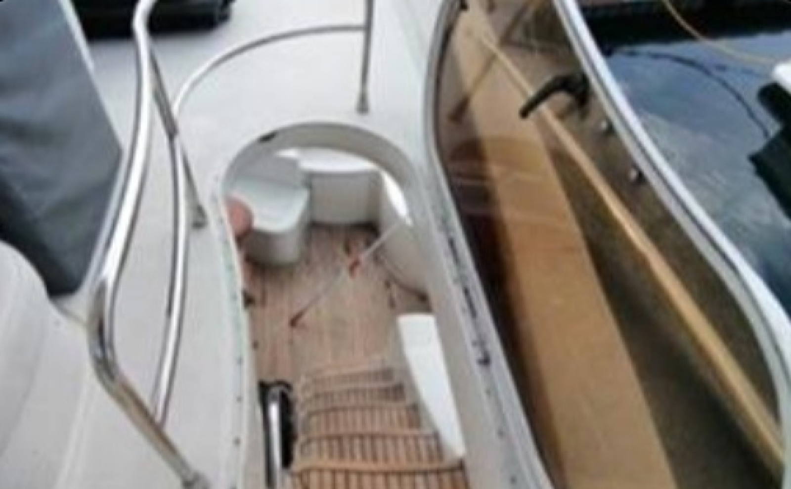 65' 2005 Azimut Fly 62