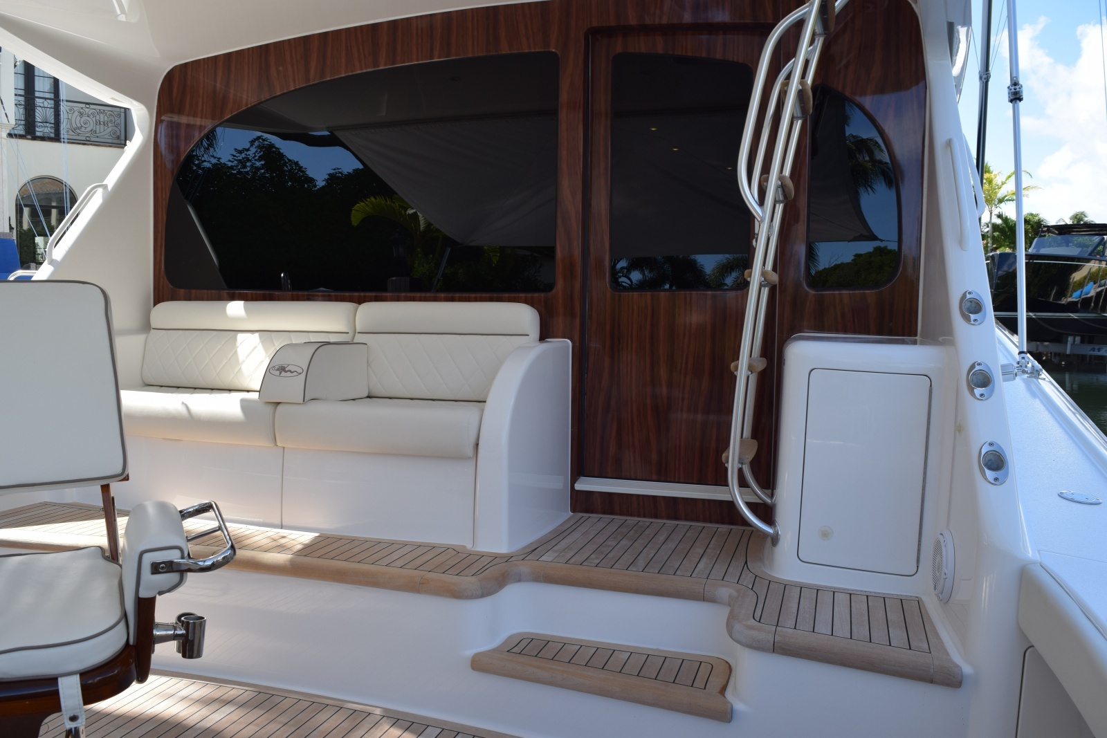 Viking 54 - Dog House - Cockpit