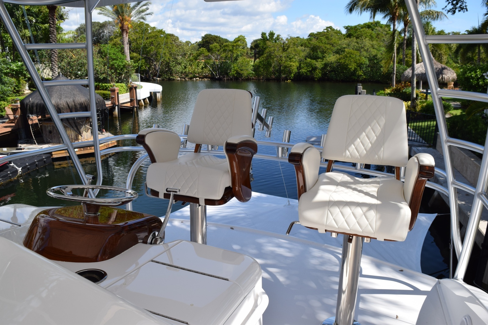 Viking 54 - Dog House - Flybridge - Helm Seats