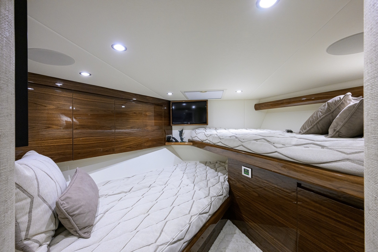 Viking 54 - Dog House - Guest Stateroom