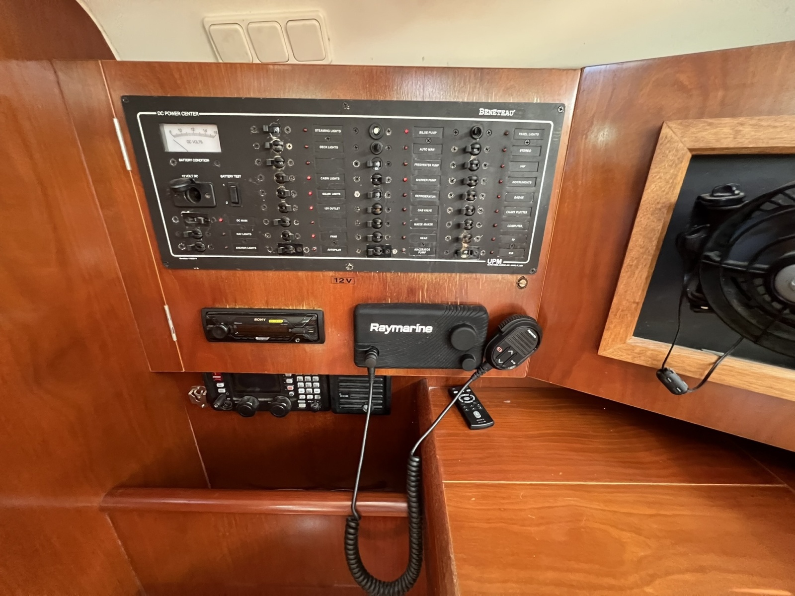 47' 2001 Beneteau Oceanis 473