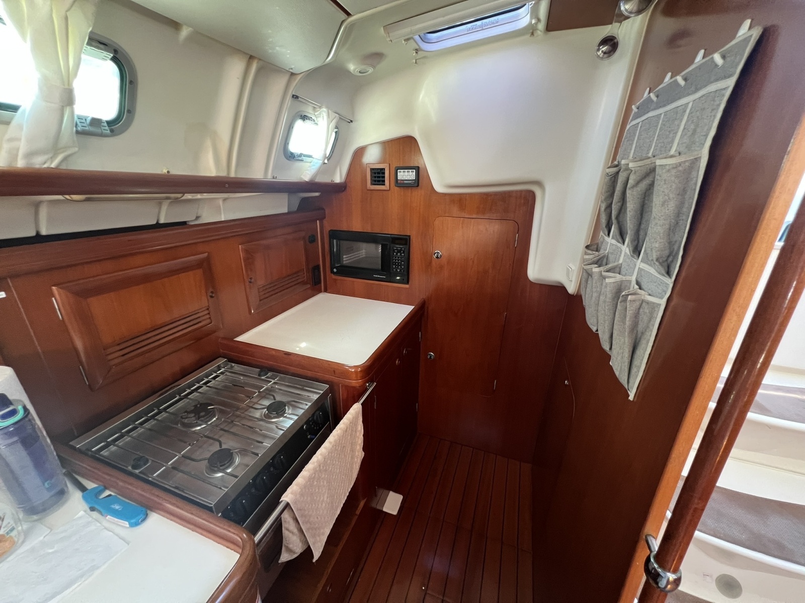 47' 2001 Beneteau Oceanis 473