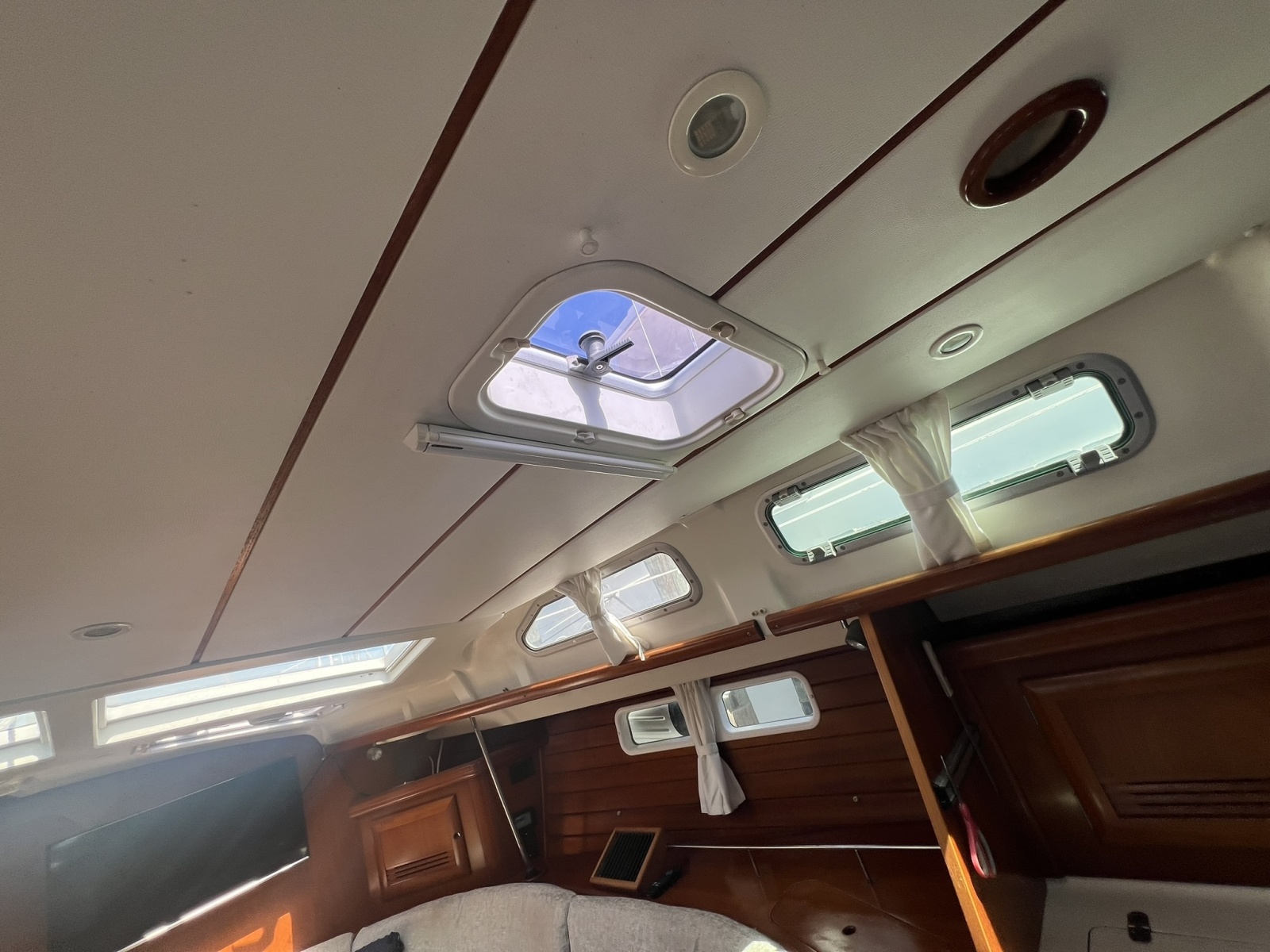 47' 2001 Beneteau Oceanis 473