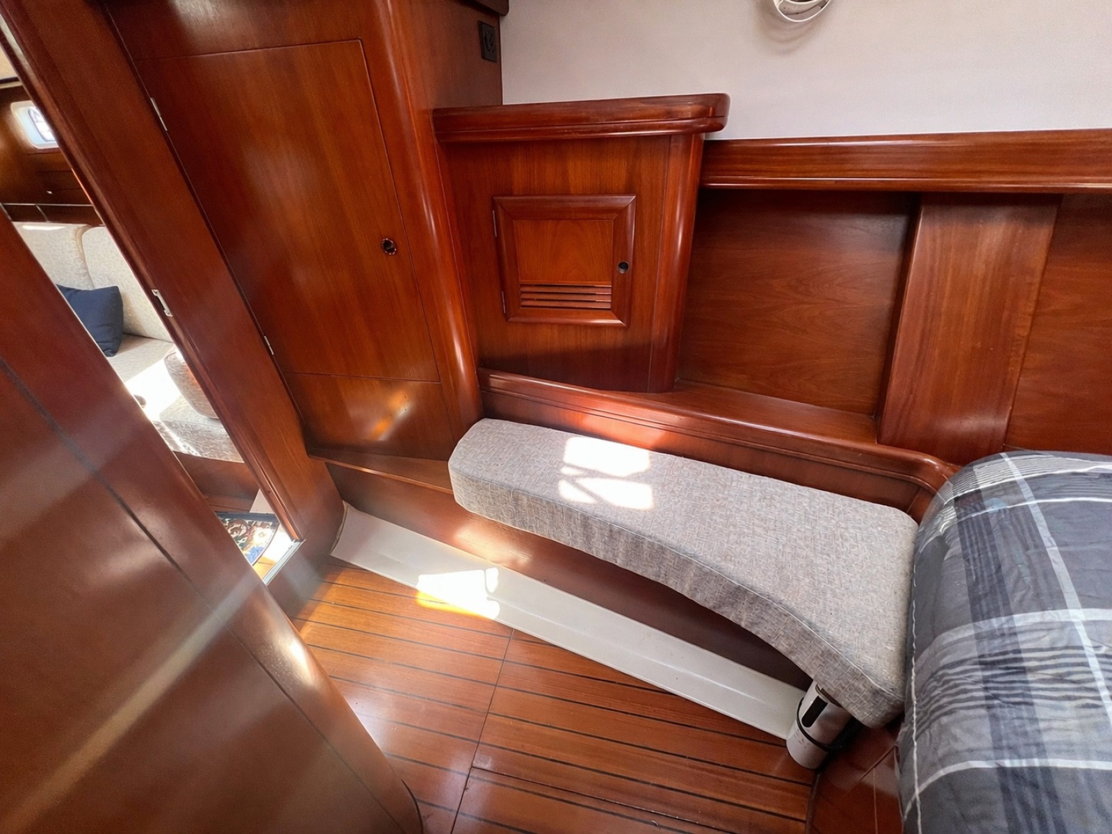 47' 2001 Beneteau Oceanis 473