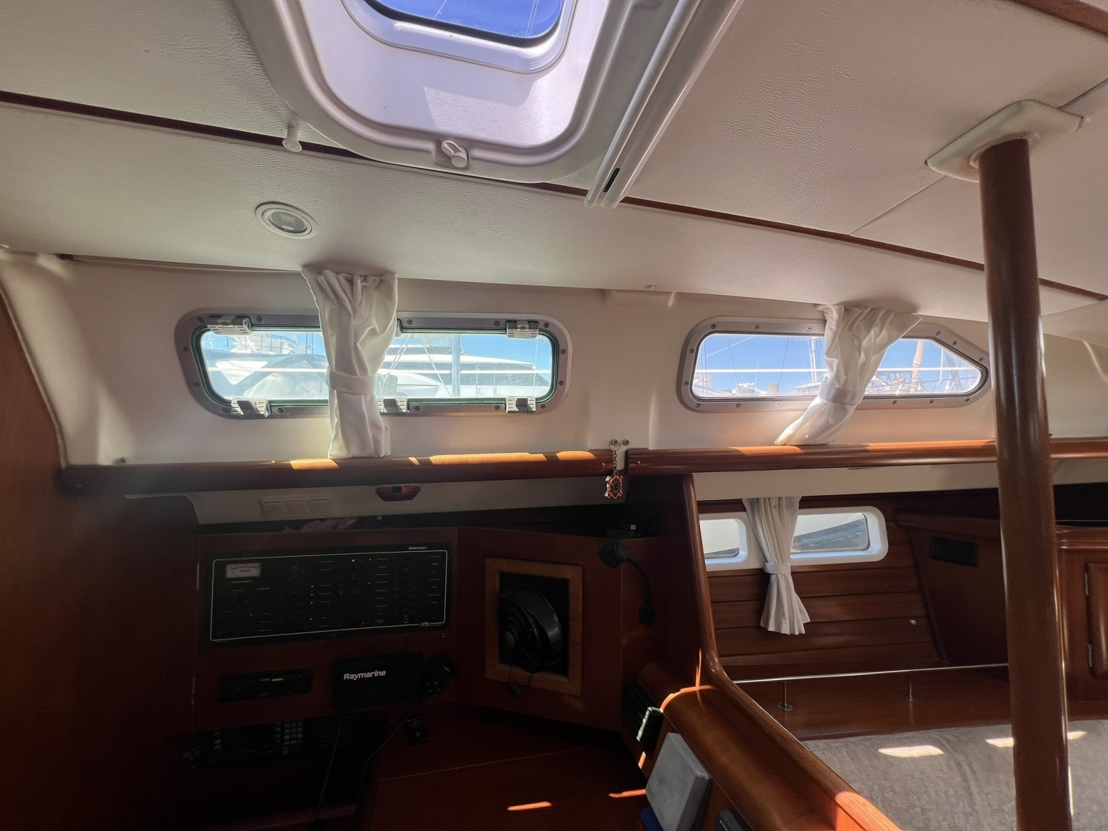 47' 2001 Beneteau Oceanis 473