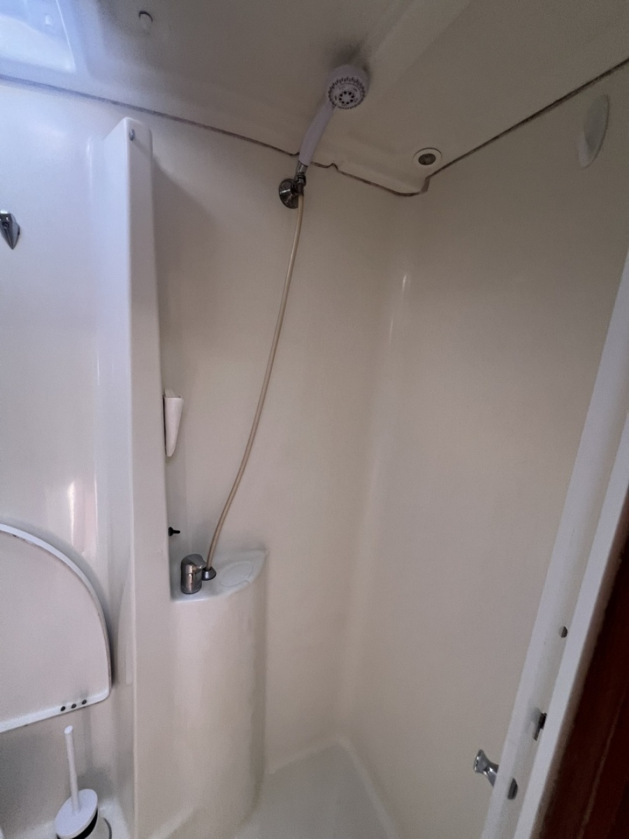 Closer to Fine 47ft Beneteau Yacht For Sale