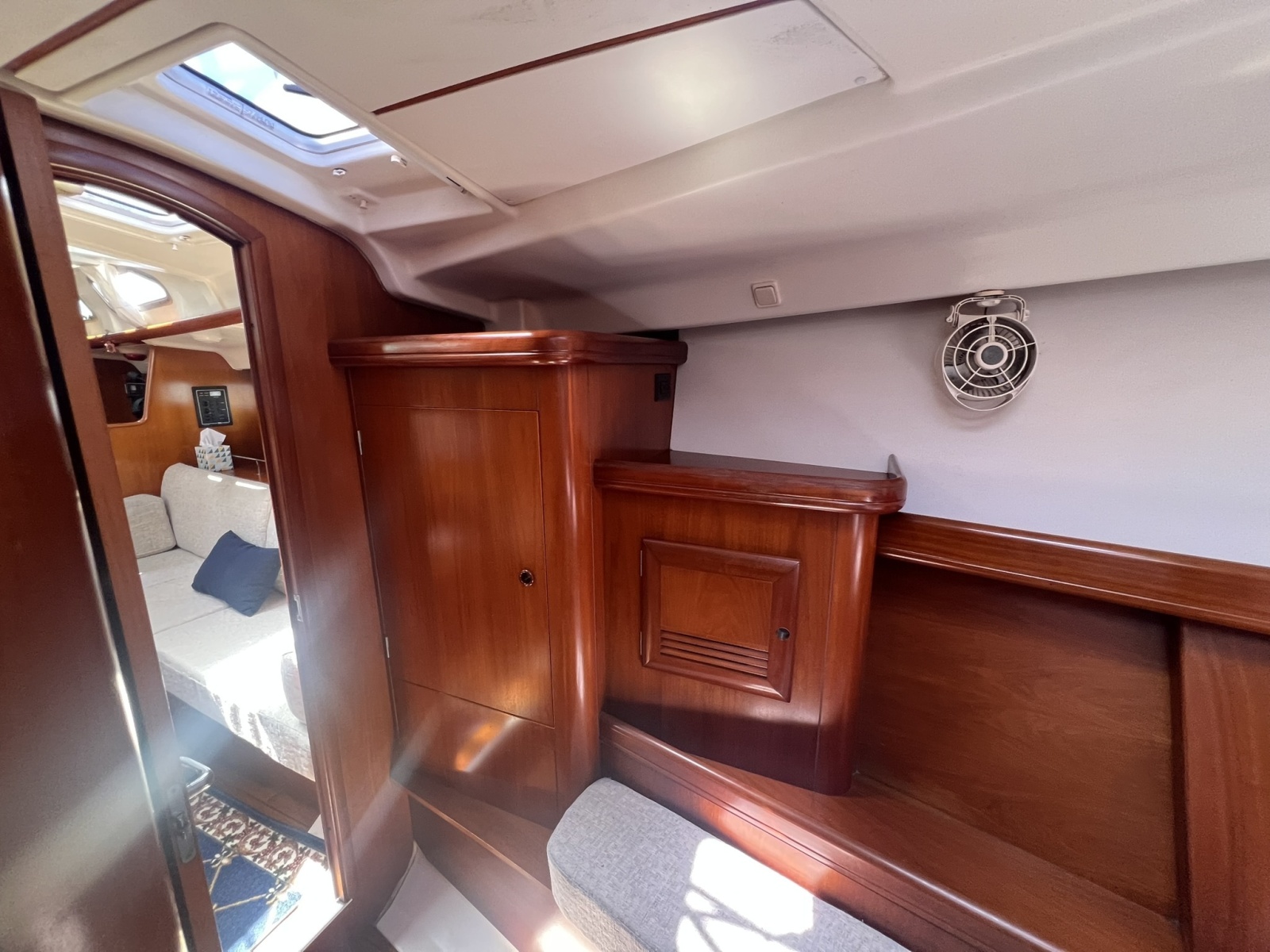 47' 2001 Beneteau Oceanis 473