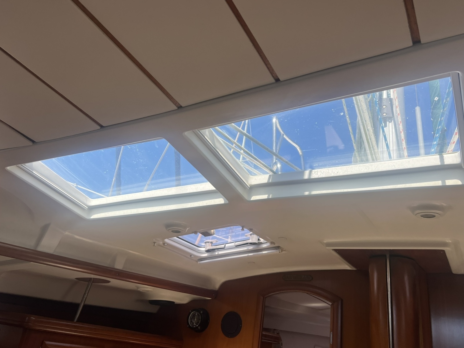 47' 2001 Beneteau Oceanis 473