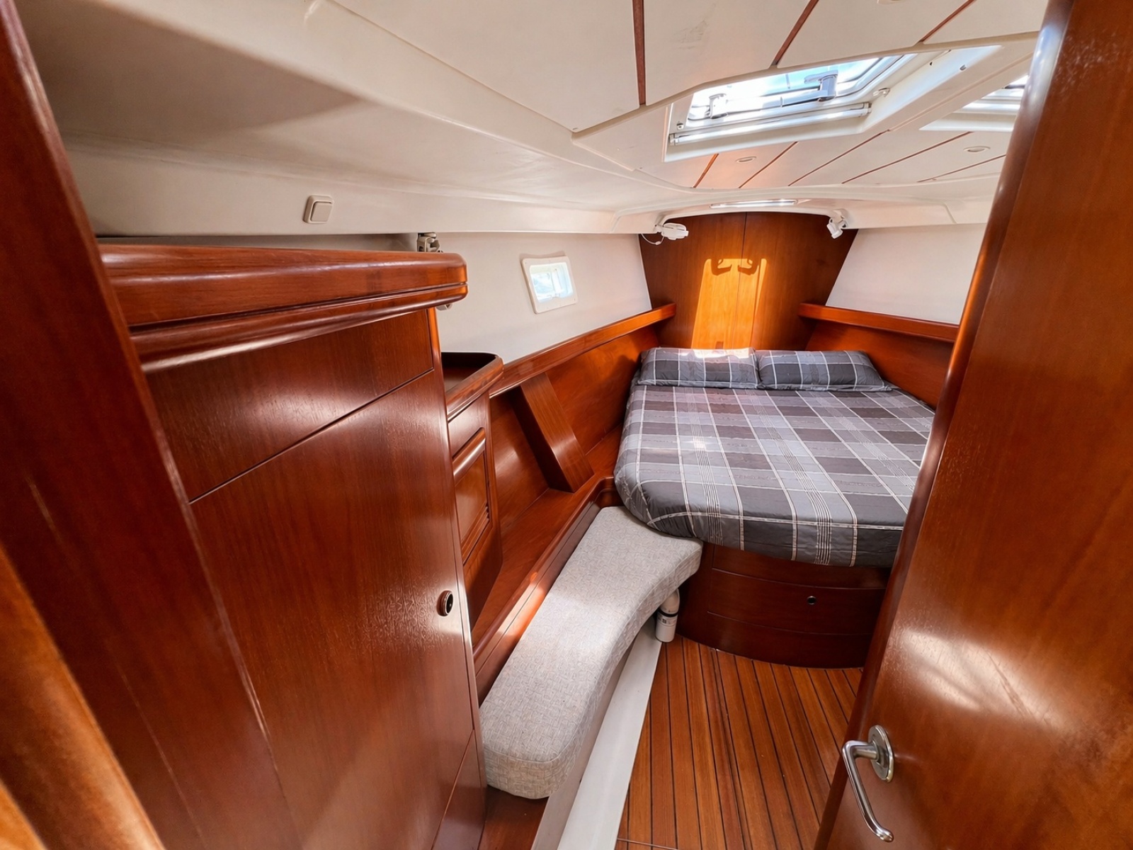 47' 2001 Beneteau Oceanis 473