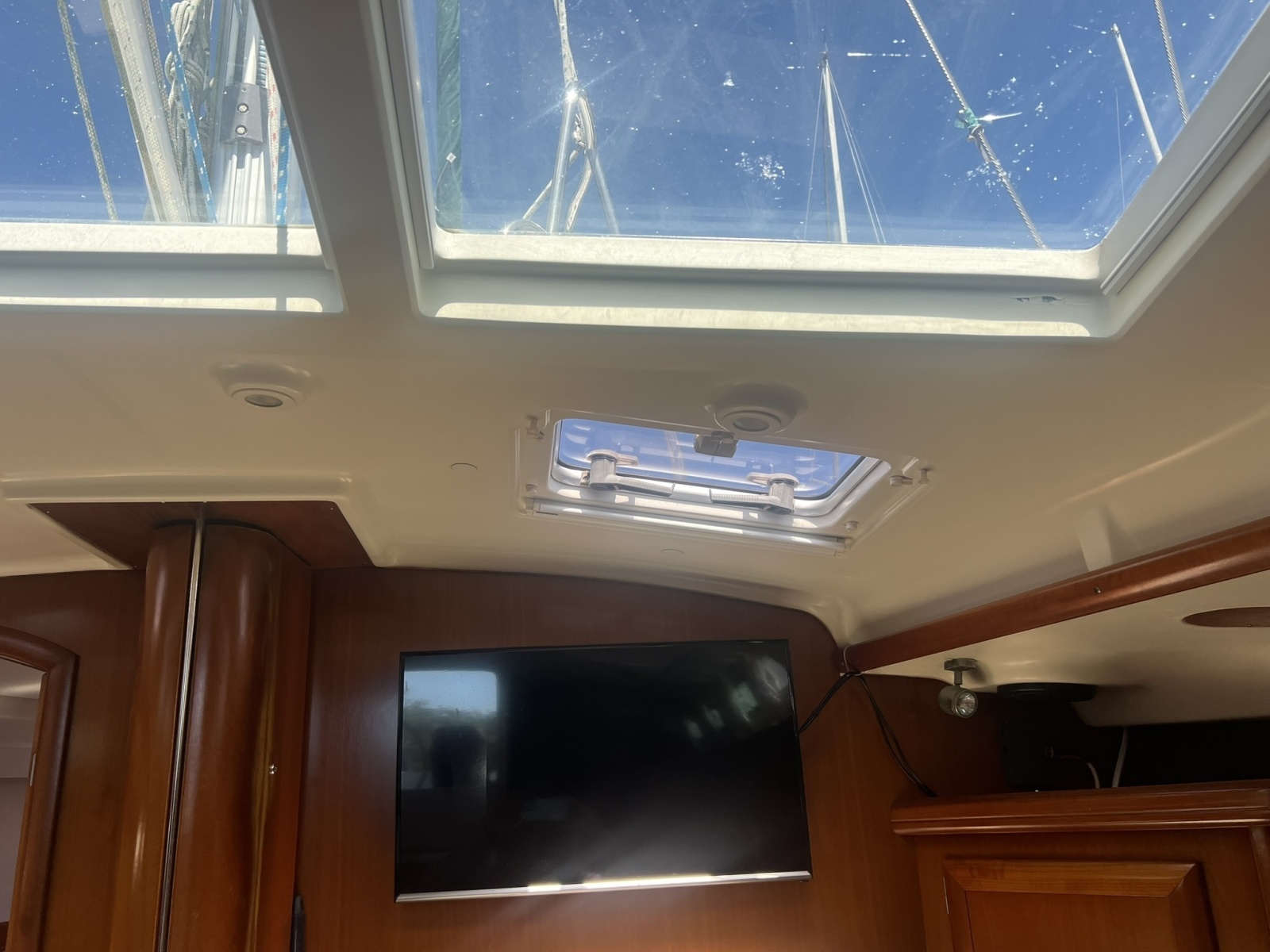 47' 2001 Beneteau Oceanis 473