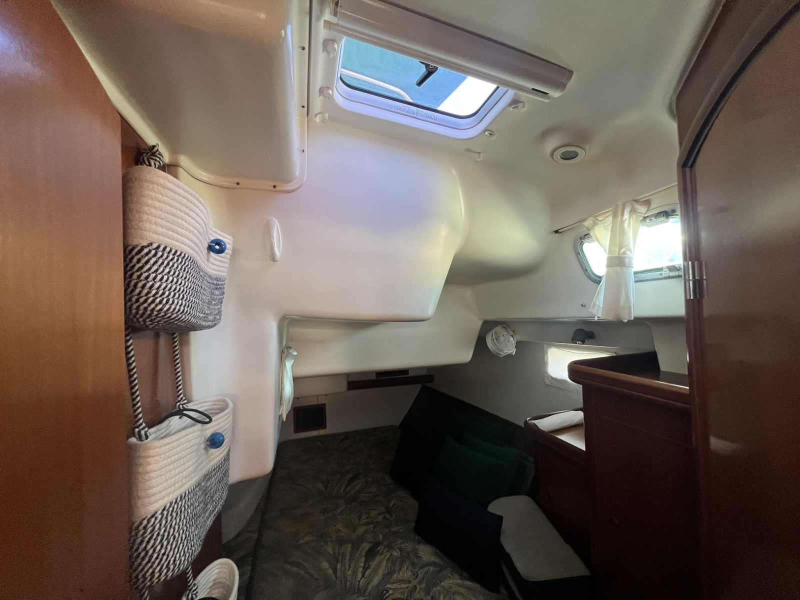 47' 2001 Beneteau Oceanis 473