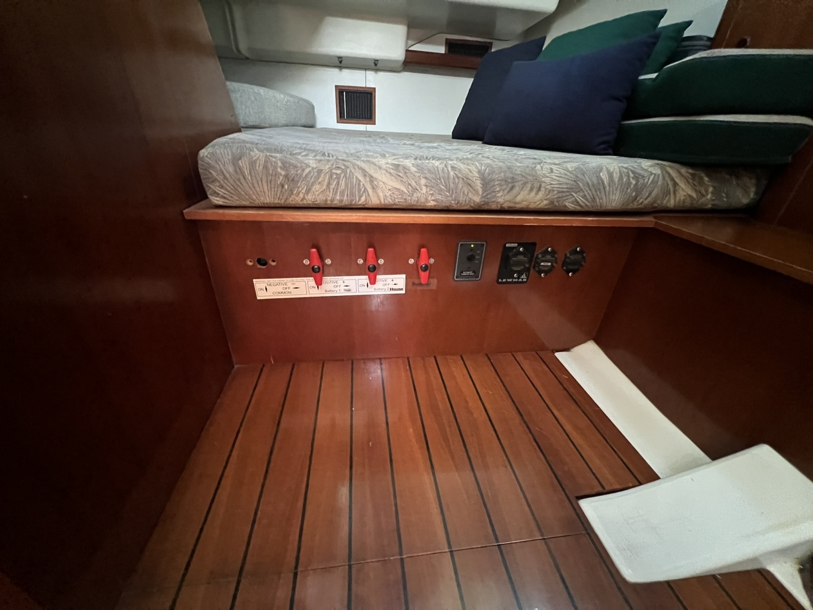 47' 2001 Beneteau Oceanis 473