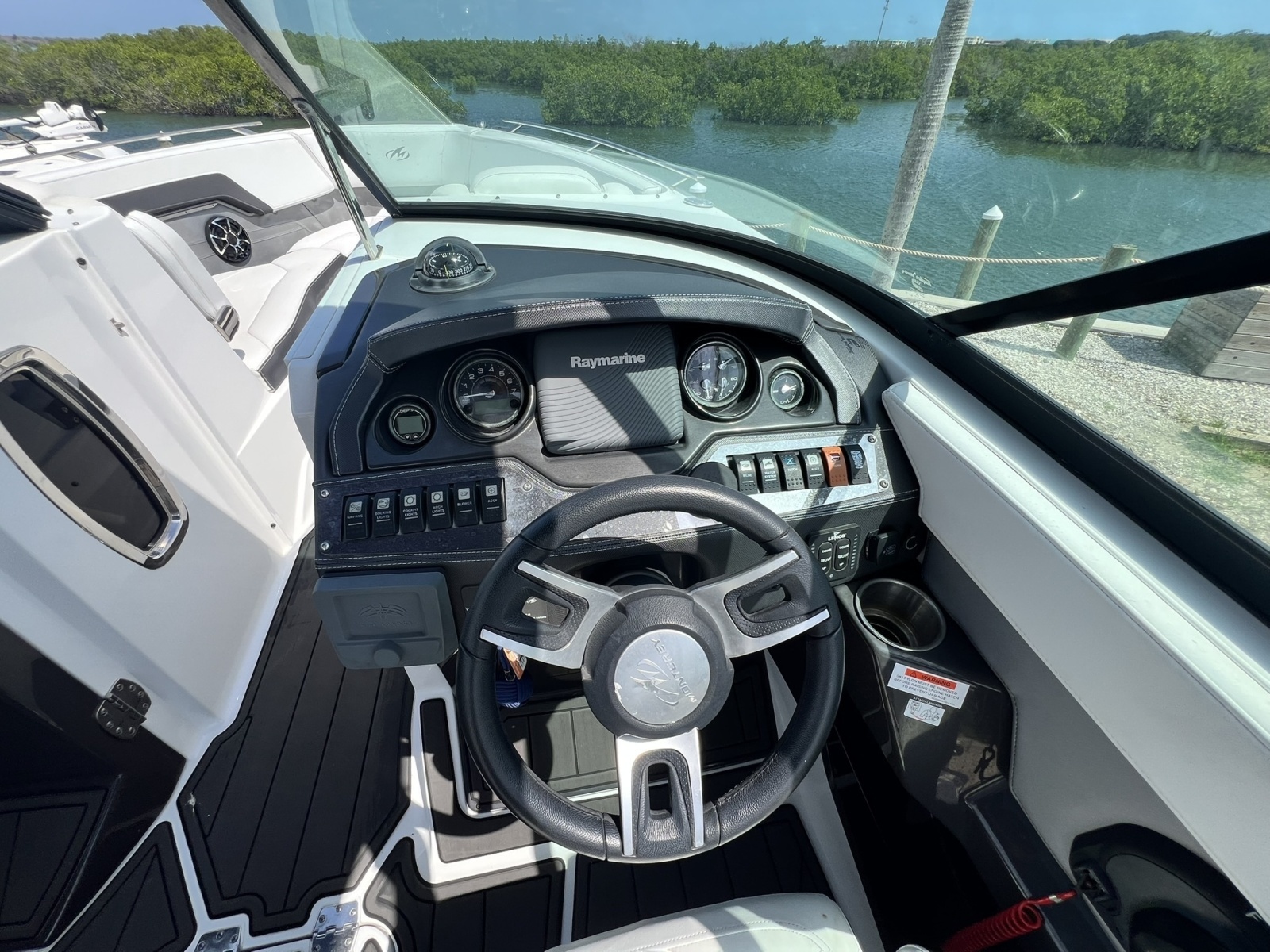 2015 Monterey 268SS