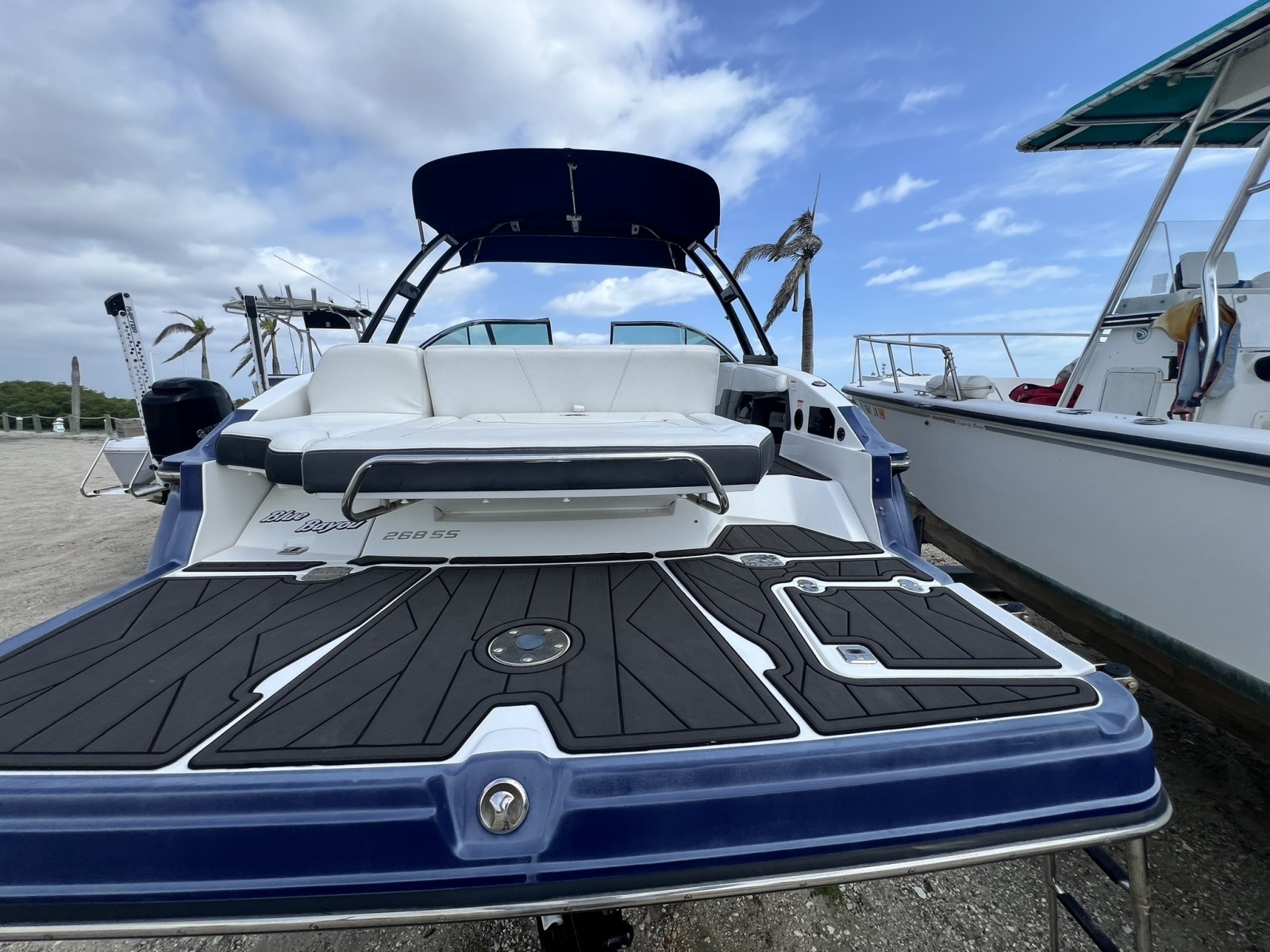 2015 Monterey 268SS