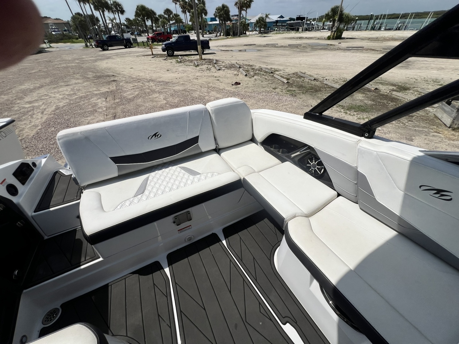 2015 Monterey 268SS