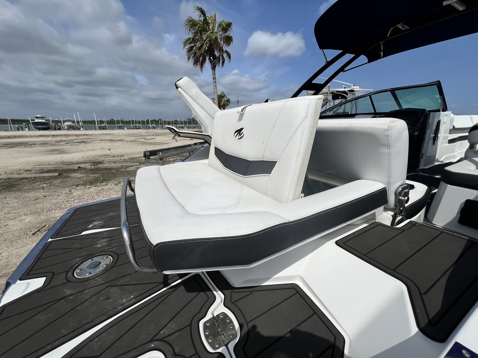 2015 Monterey 268SS