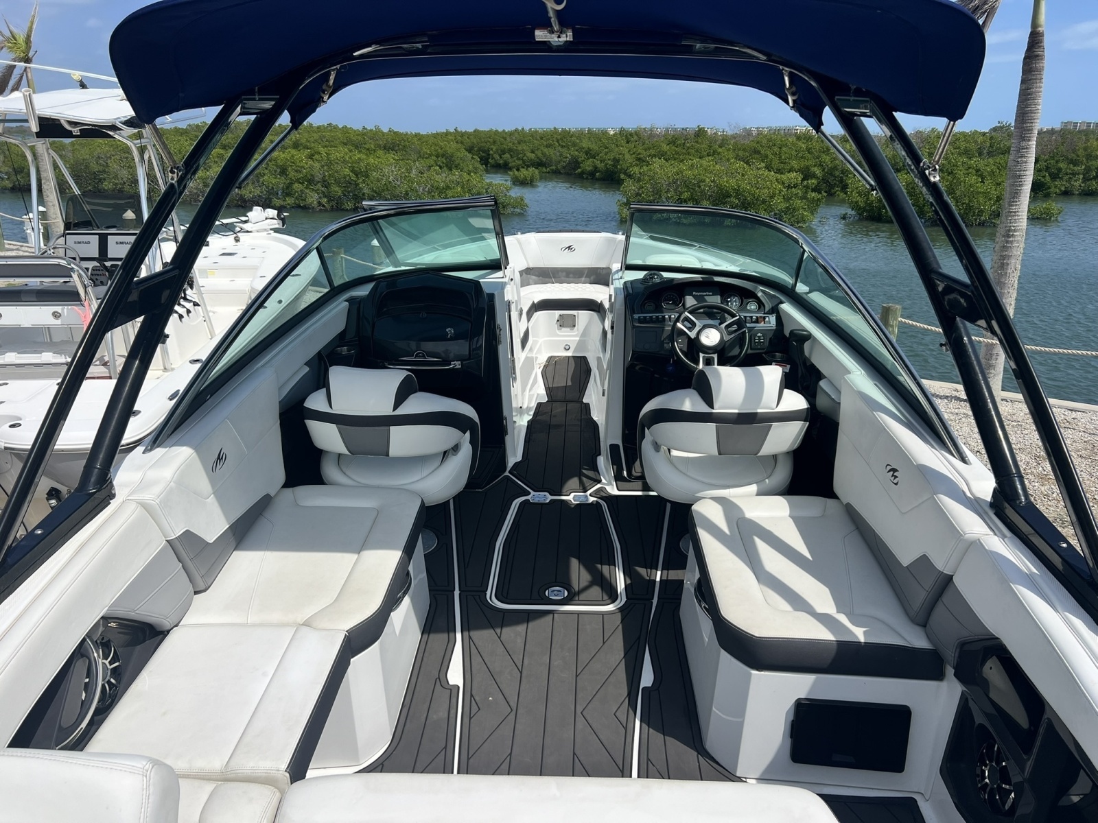 2015 Monterey 268SS