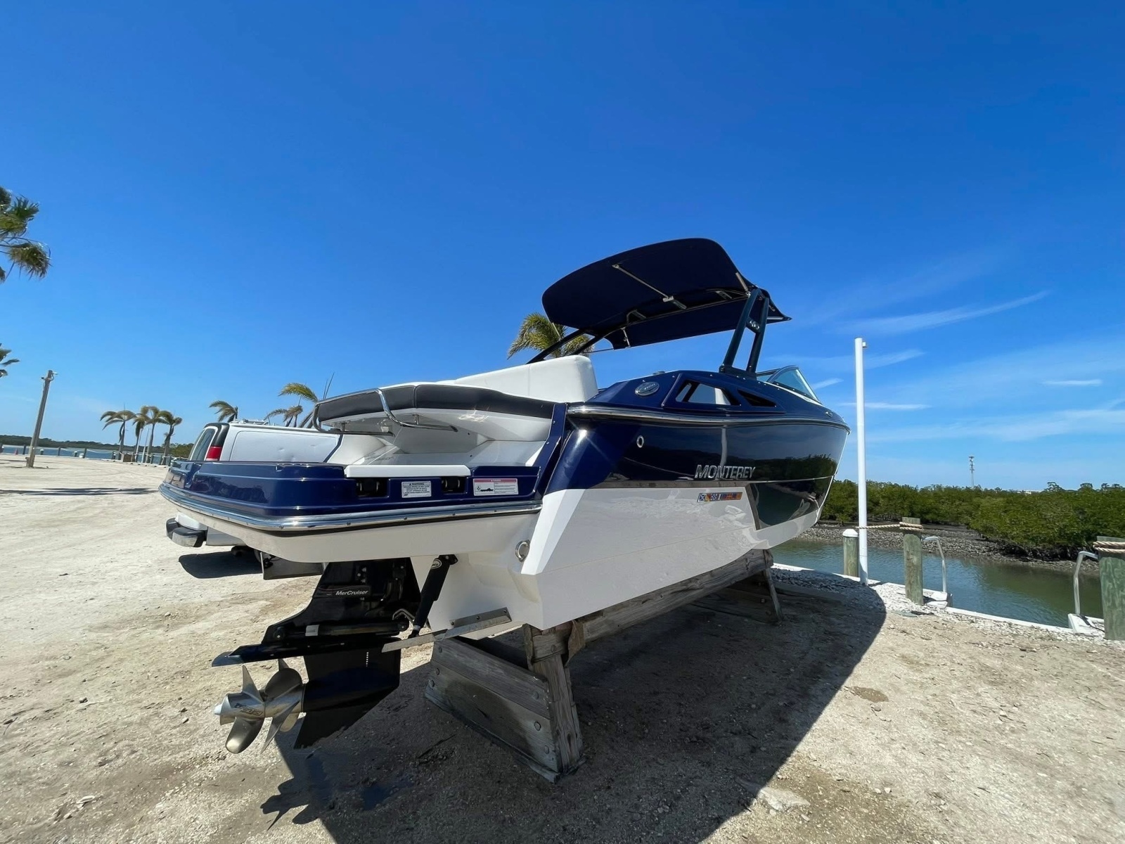 2015 Monterey 268SS