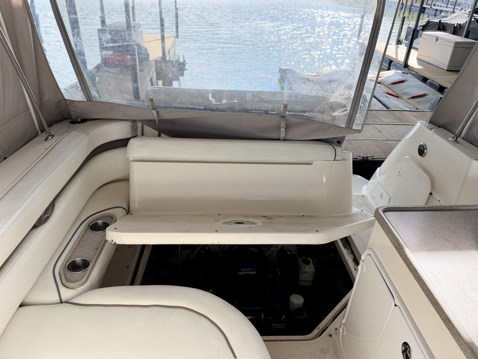 2008 Rinker 280 Express Cruiser