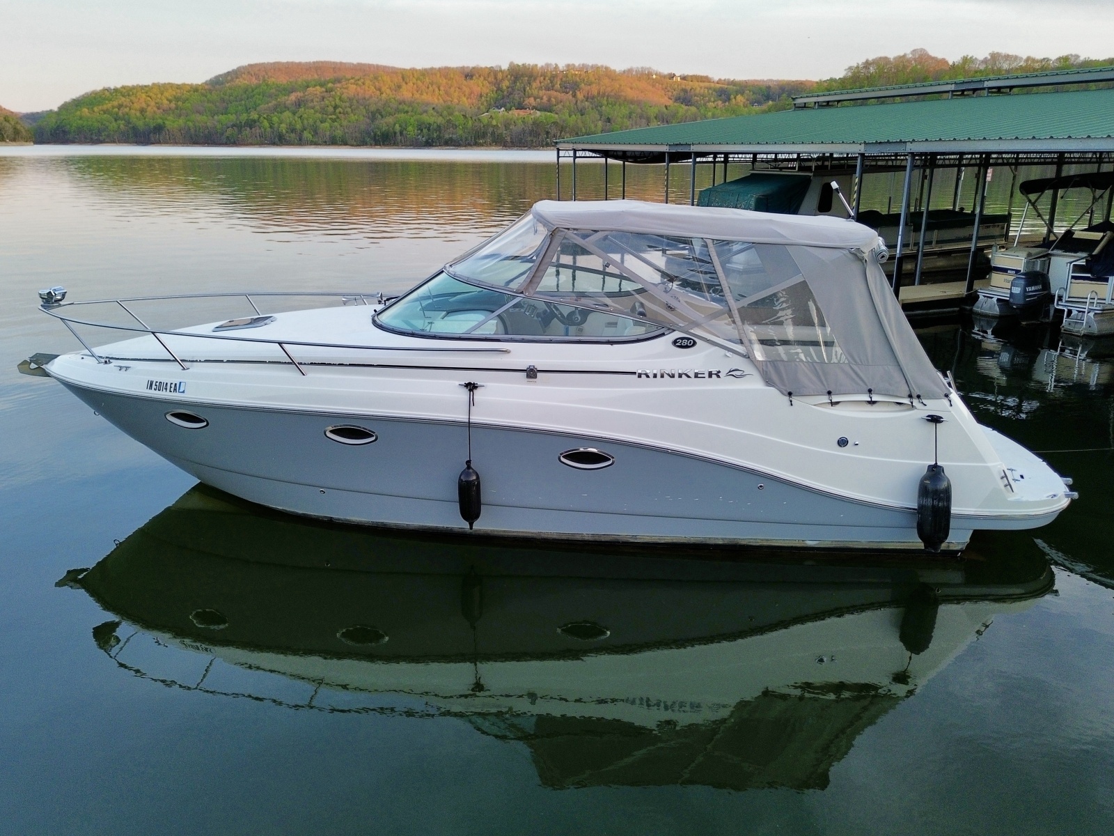 2008 Rinker 280 Express Cruiser