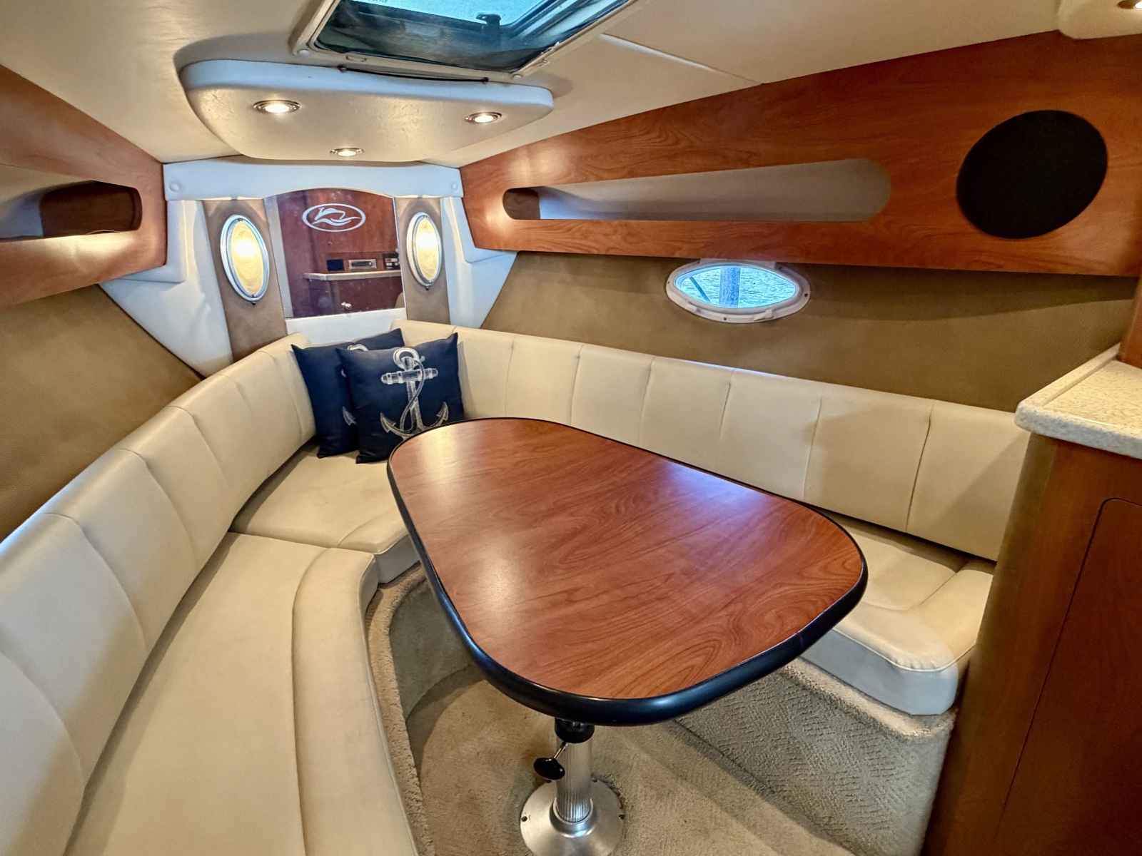 2008 Rinker 280 Express Cruiser