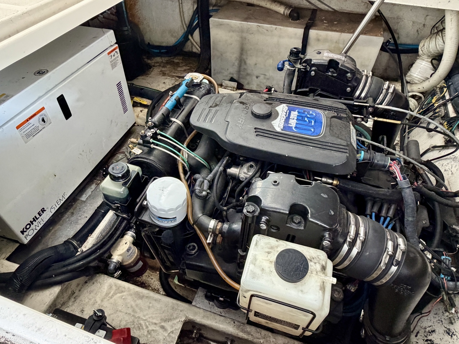 2008 Rinker 280 Express Cruiser