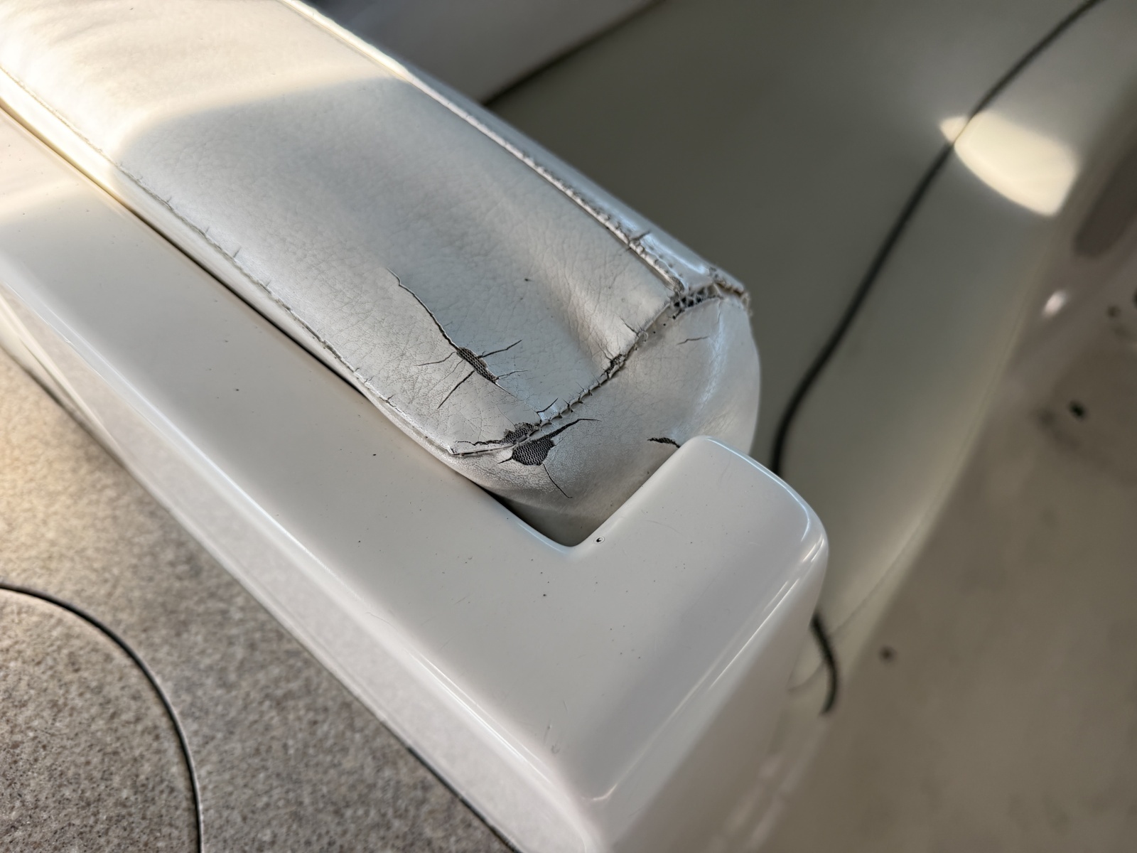 2008 Rinker 280 Express Cruiser