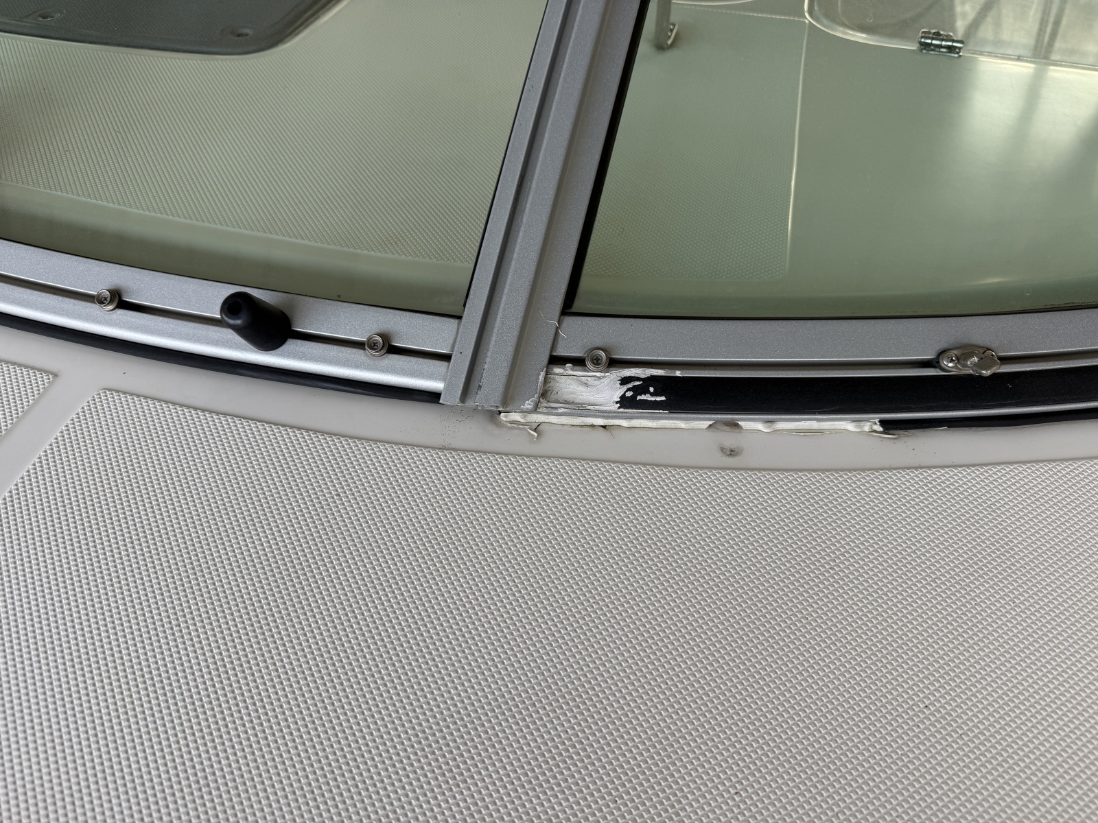 2008 Rinker 280 Express Cruiser