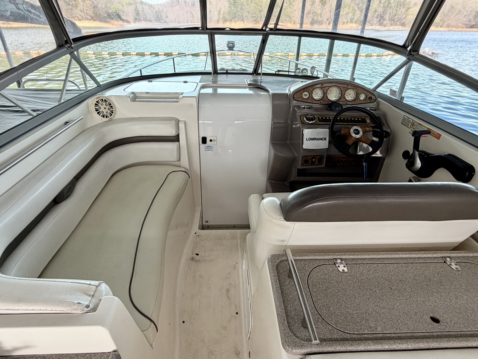 2008 Rinker 280 Express Cruiser