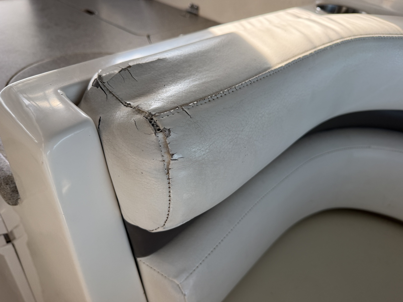 2008 Rinker 280 Express Cruiser