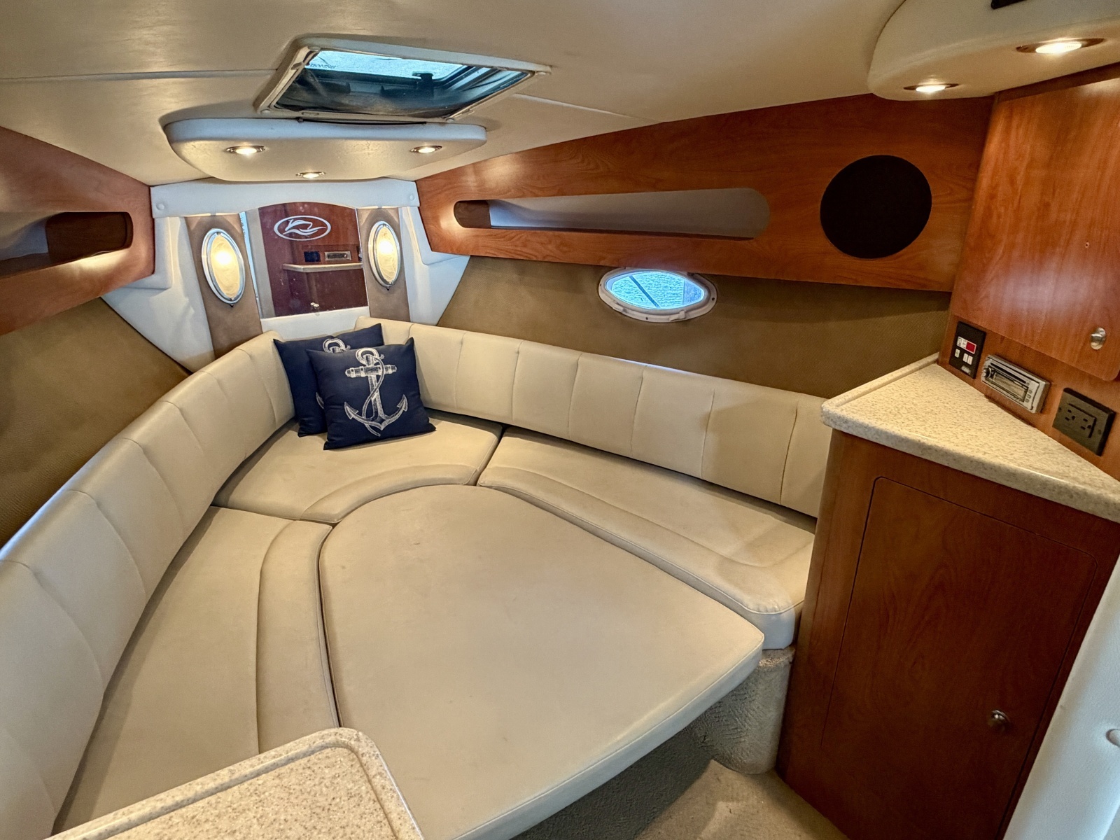 2008 Rinker 280 Express Cruiser