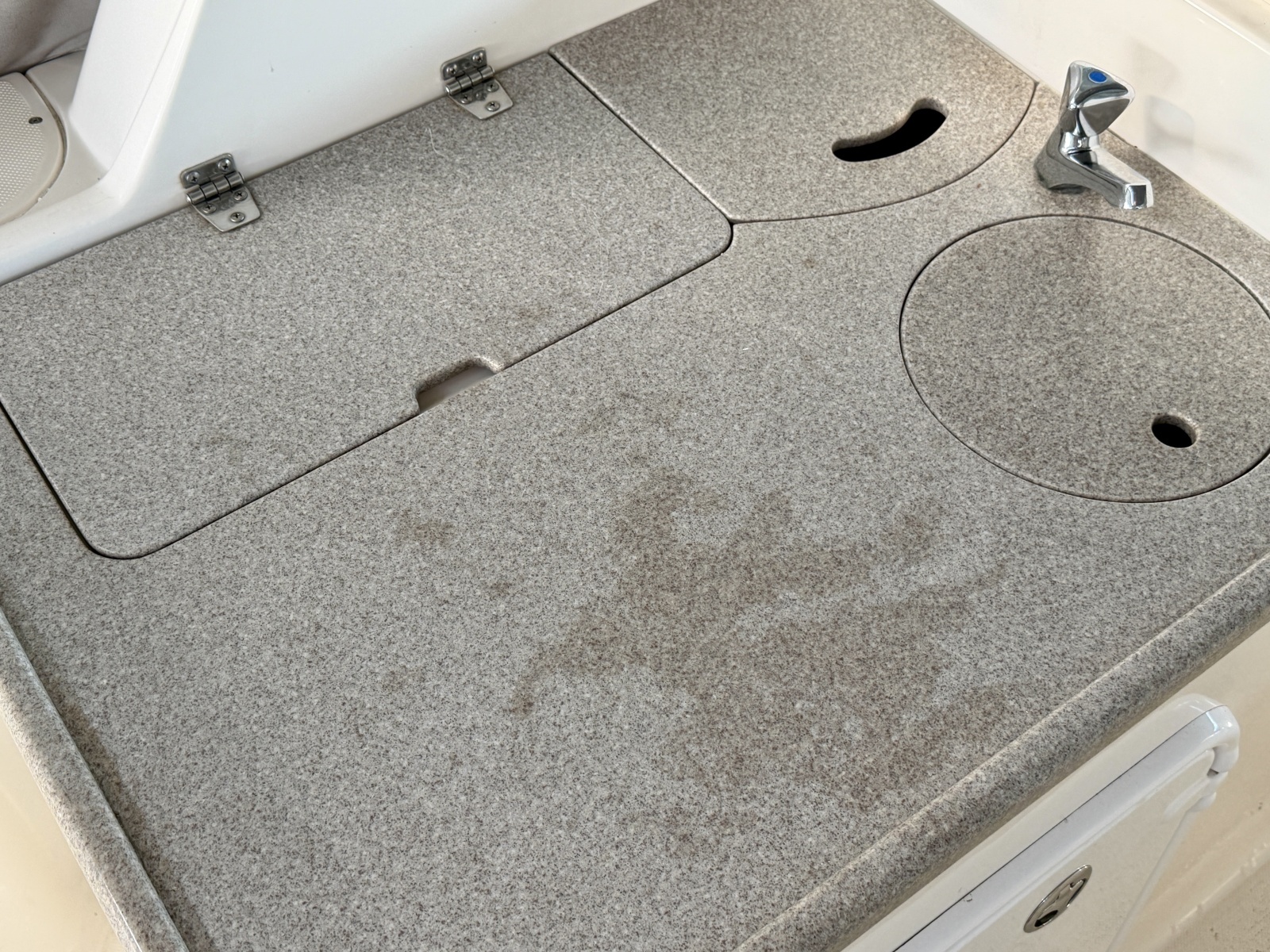 2008 Rinker 280 Express Cruiser