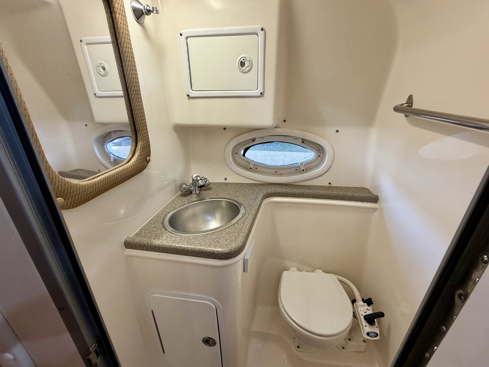 2008 Rinker 280 Express Cruiser