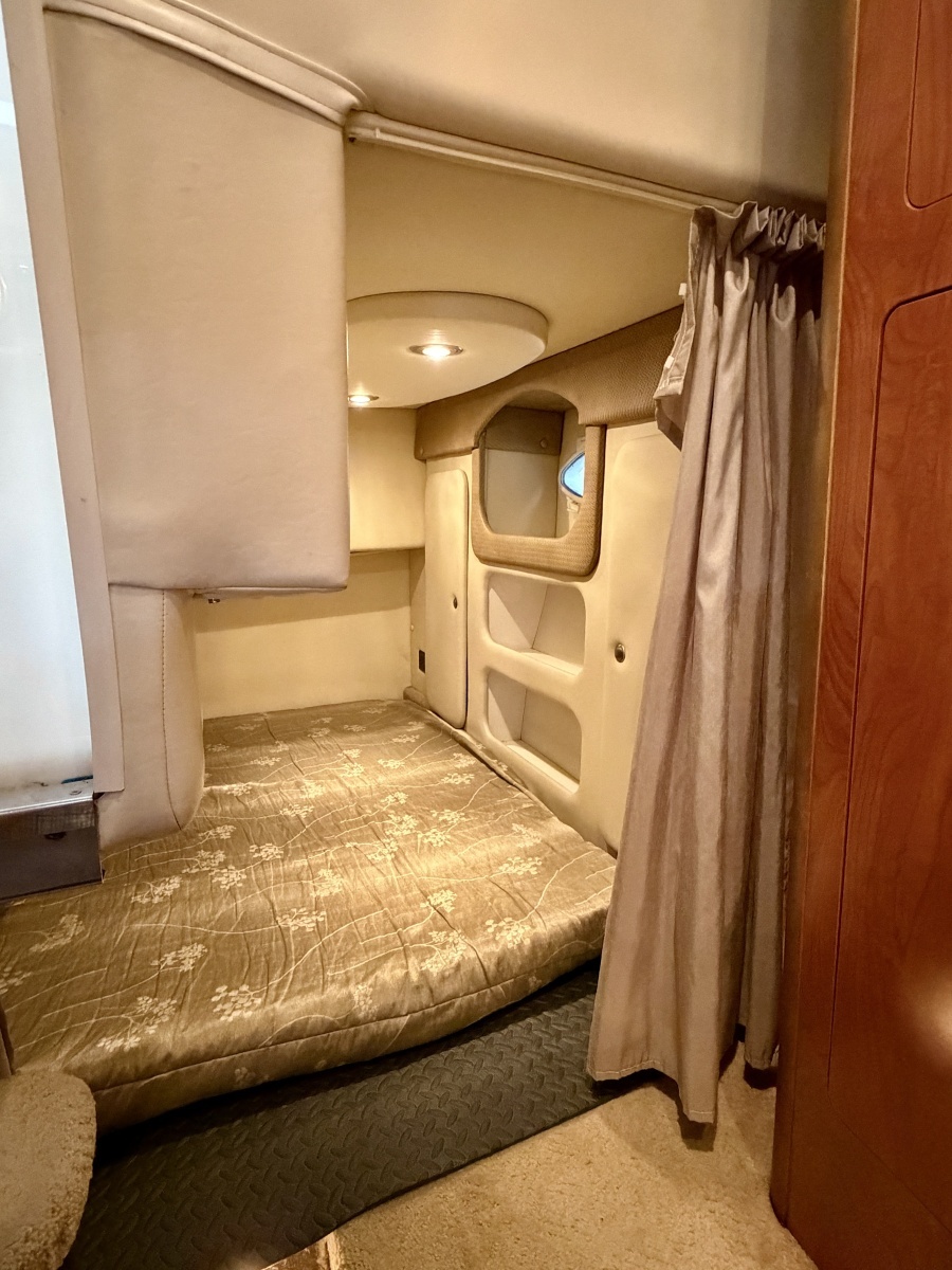 2008 Rinker 280 Express Cruiser