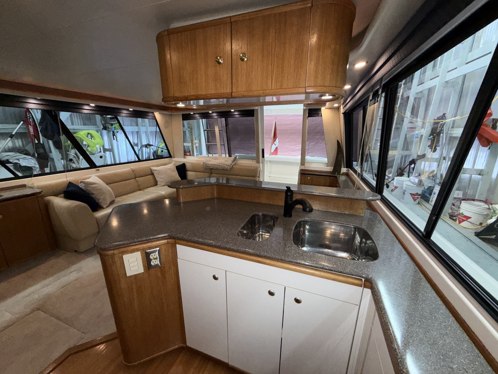 47' 1998 Bayliner 4788
