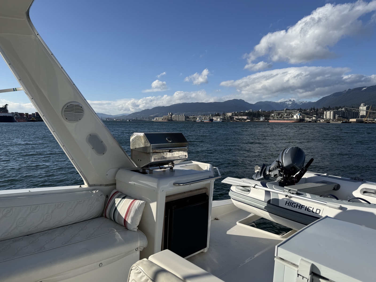 47' 1998 Bayliner 4788