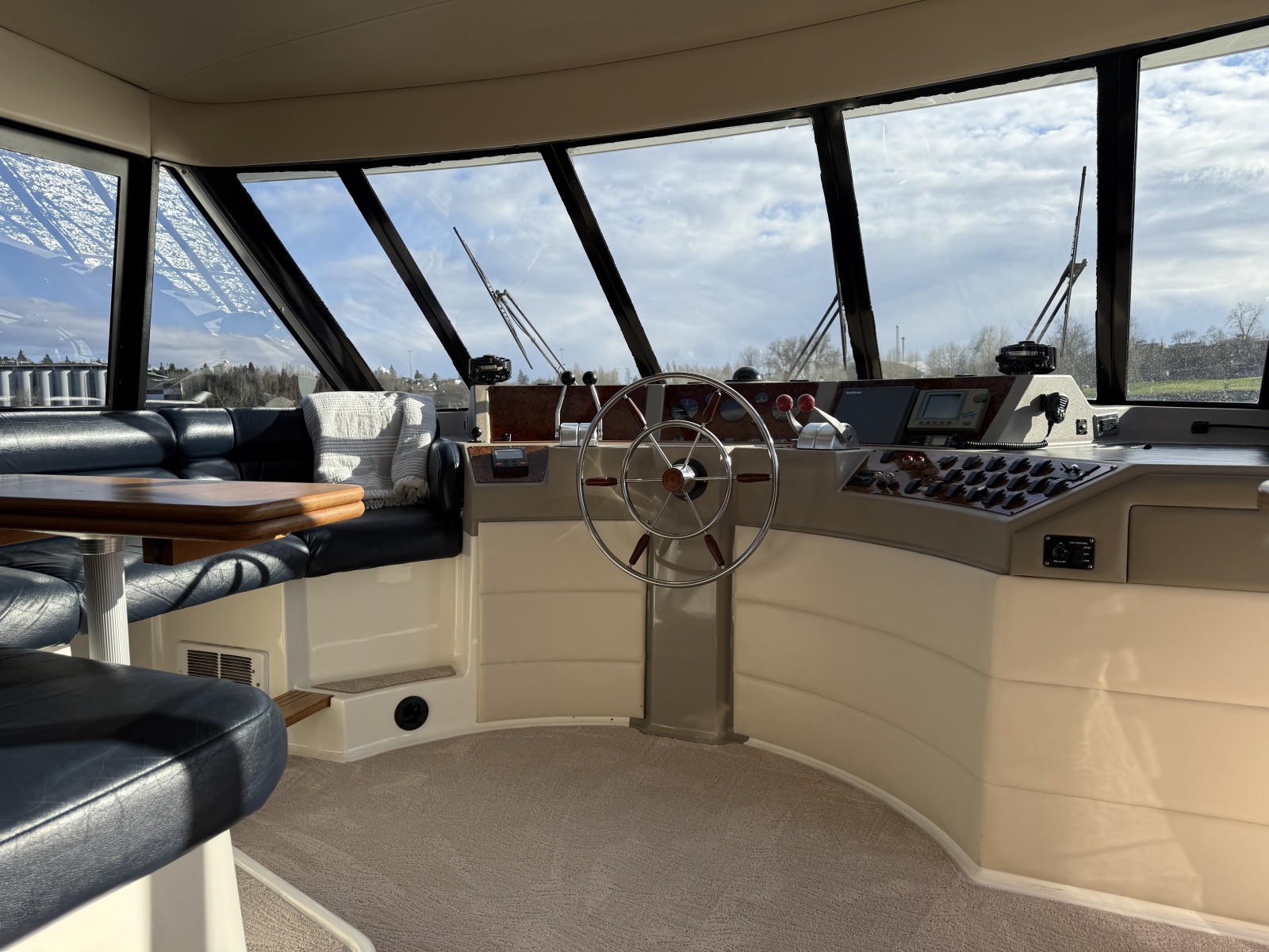 47' 1998 Bayliner 4788