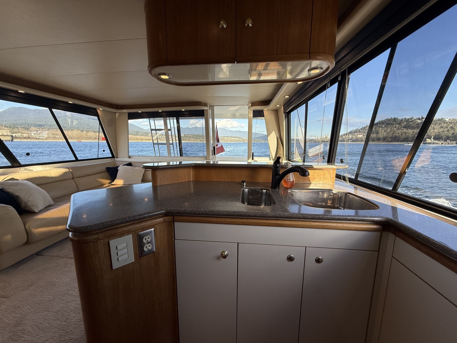 47' 1998 Bayliner 4788