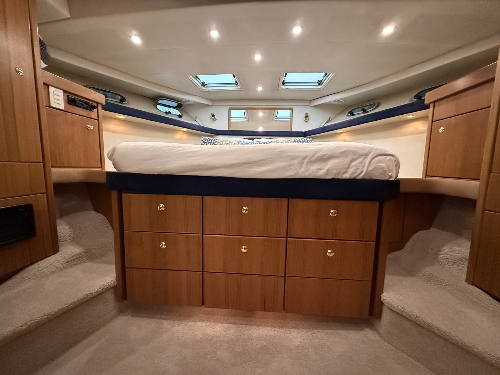 47' 1998 Bayliner 4788