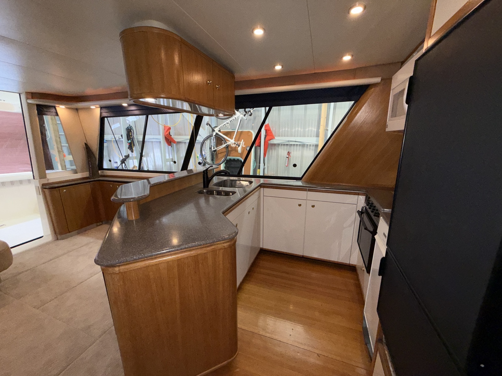 47' 1998 Bayliner 4788