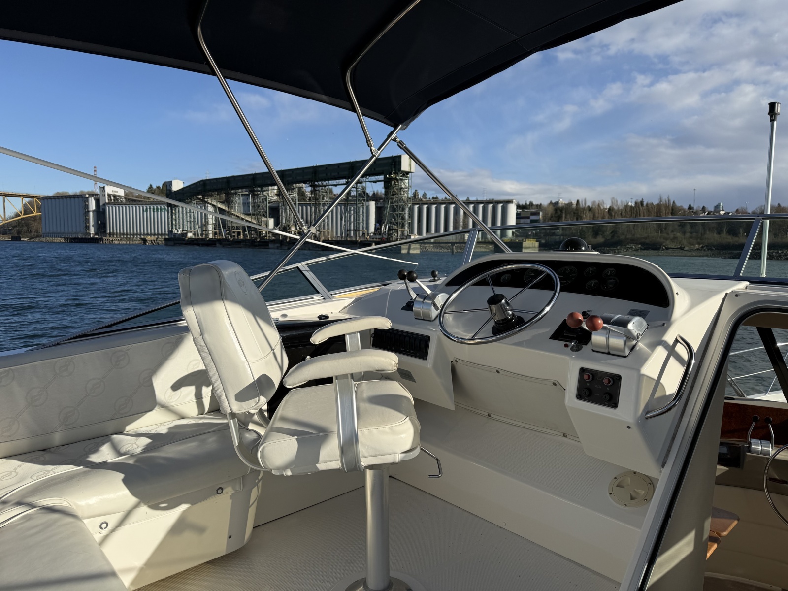 47' 1998 Bayliner 4788