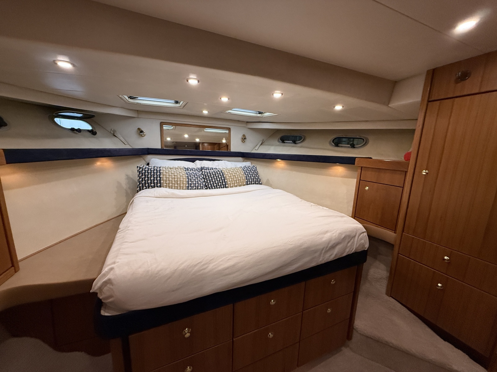47' 1998 Bayliner 4788
