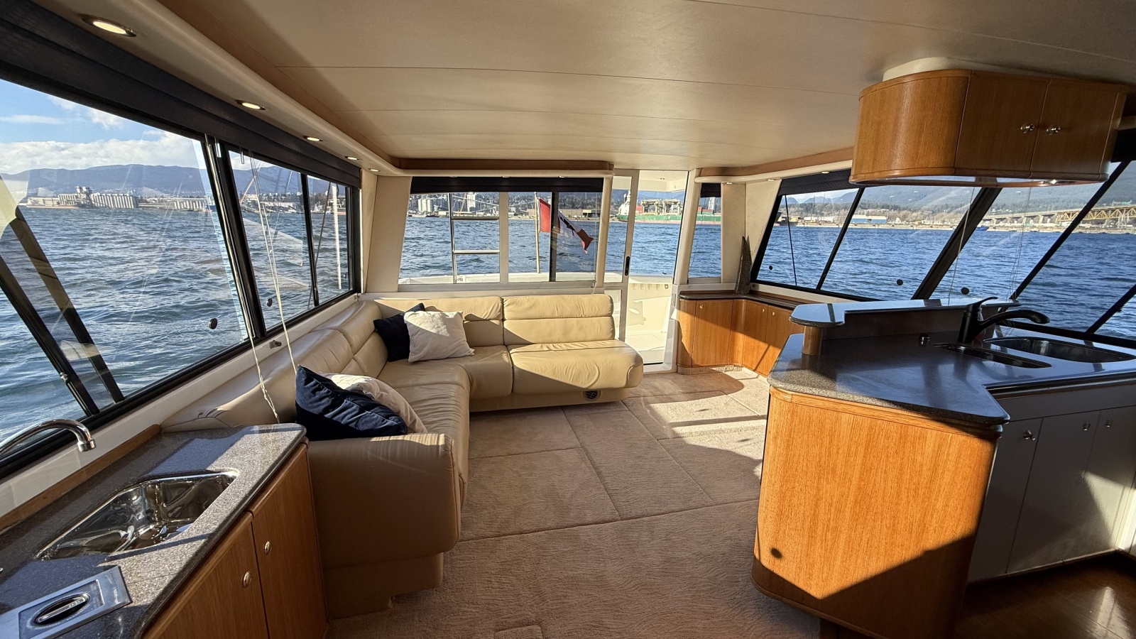 47' 1998 Bayliner 4788
