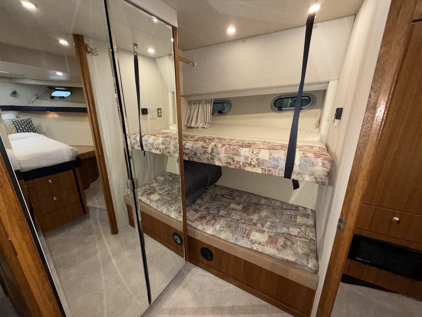 47' 1998 Bayliner 4788